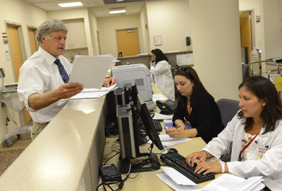 Staff of the CINJ thoracic oncology program