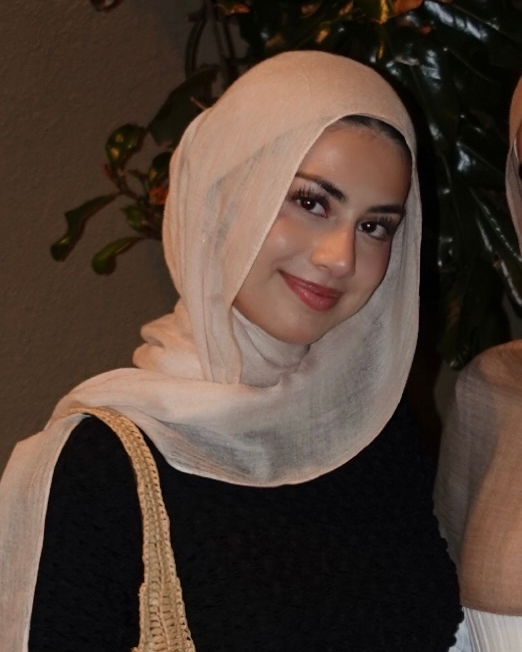 Headshot of Honiyah Armughan